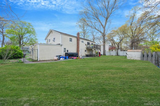 72 Rockland Avenue, West Babylon, NY 11704