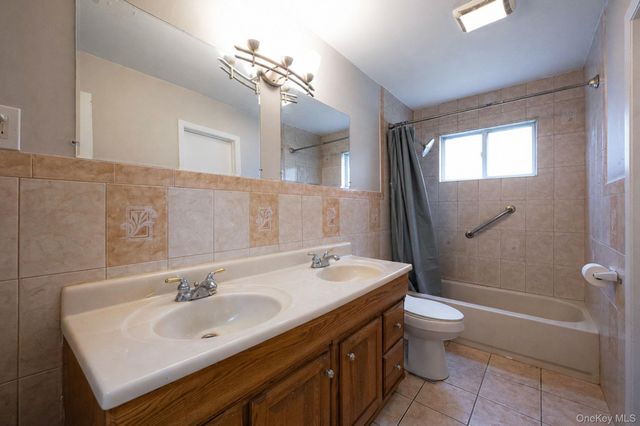 72 Rockland Avenue, West Babylon, NY 11704
