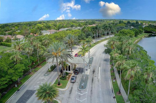 1530 Canary Island Drive, Weston, FL 33327