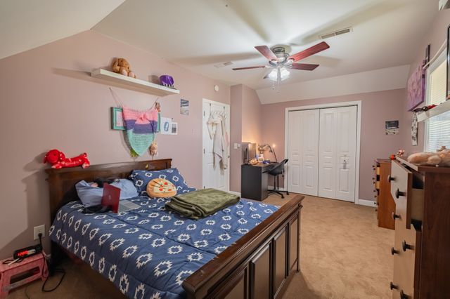 61 Brookfield Cir, Winchester, TN 37398
