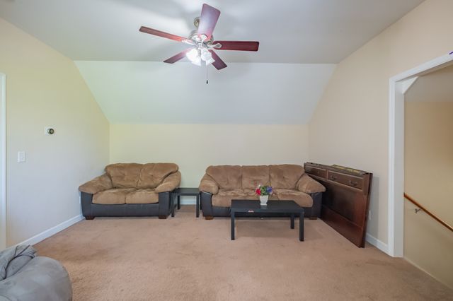61 Brookfield Cir, Winchester, TN 37398