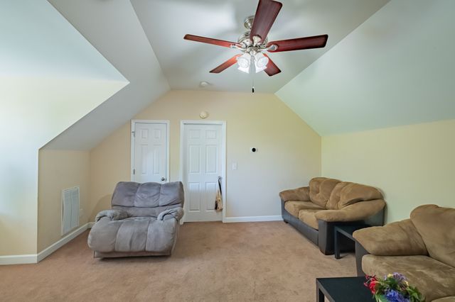 61 Brookfield Cir, Winchester, TN 37398
