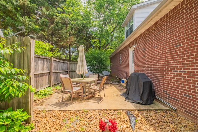 61 Brookfield Cir, Winchester, TN 37398