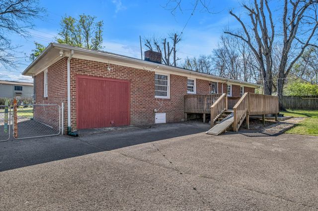 326 Walton Ln, Madison, TN 37115