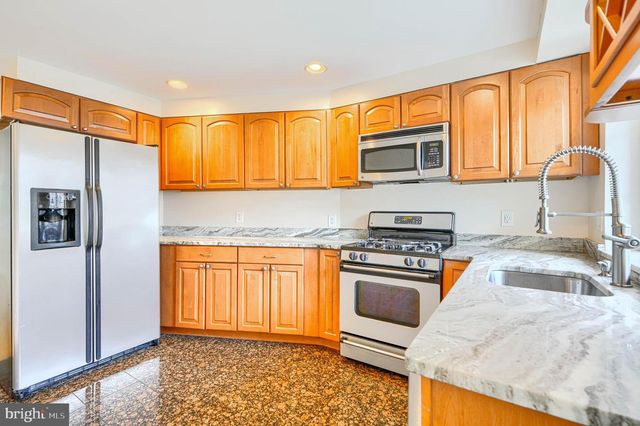 135 W OSTEND ST, Baltimore, MD 21230