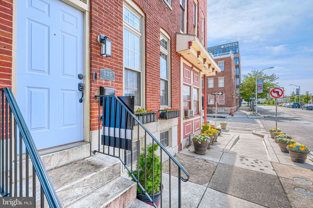 135 W OSTEND ST, Baltimore, MD 21230