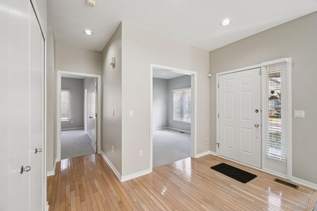 7366 Crackling Creek Circle 1, West Bloomfield Charter Township, MI 48322