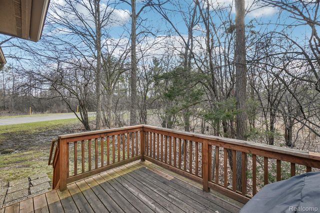 7366 Crackling Creek Circle 1, West Bloomfield Charter Township, MI 48322