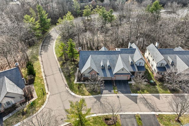 7366 Crackling Creek Circle 1, West Bloomfield Charter Township, MI 48322