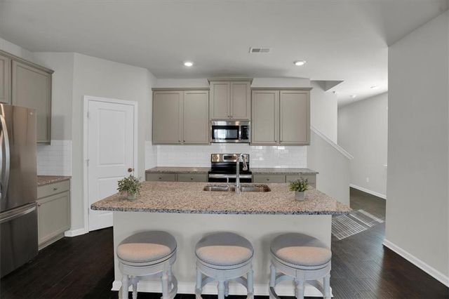 1506 Ashbrooke Trace Drive, Stone Mountain, GA 30083