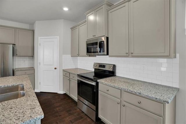 1506 Ashbrooke Trace Drive, Stone Mountain, GA 30083