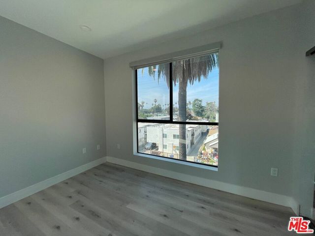 14612 Calvert Street 401, Van Nuys, CA 91411