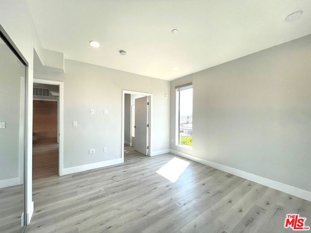 14612 Calvert Street 401, Van Nuys, CA 91411