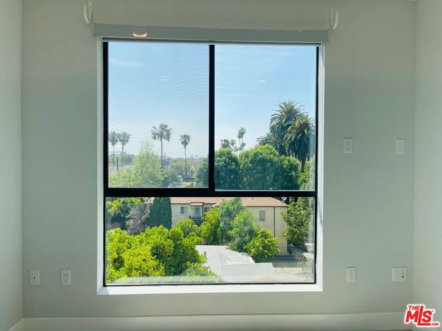 14612 Calvert Street 401, Van Nuys, CA 91411