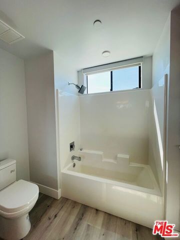 14612 Calvert Street 401, Van Nuys, CA 91411