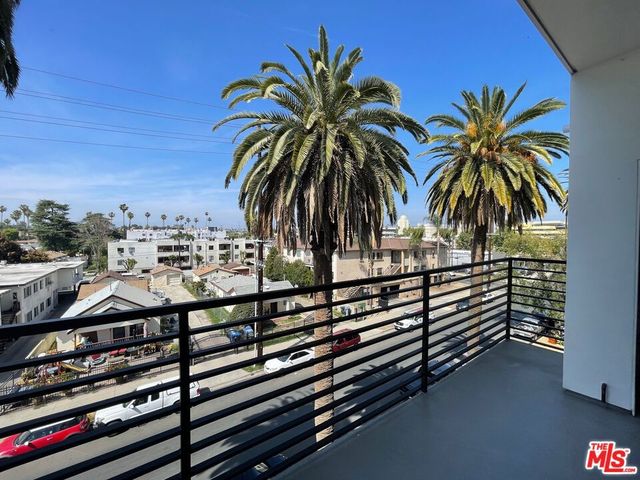 14612 Calvert Street 401, Van Nuys, CA 91411