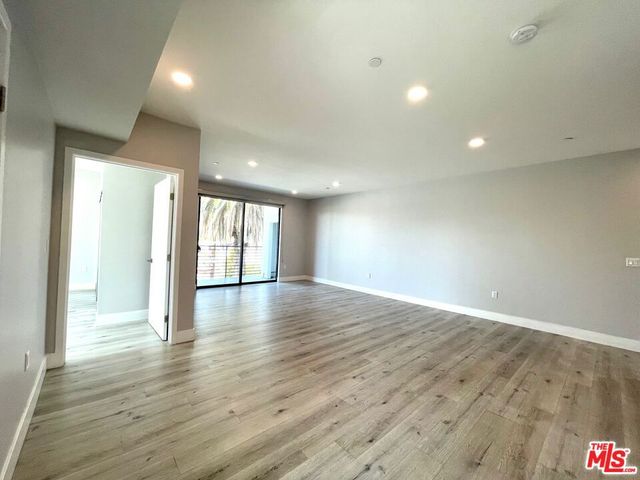 14612 Calvert Street 401, Van Nuys, CA 91411