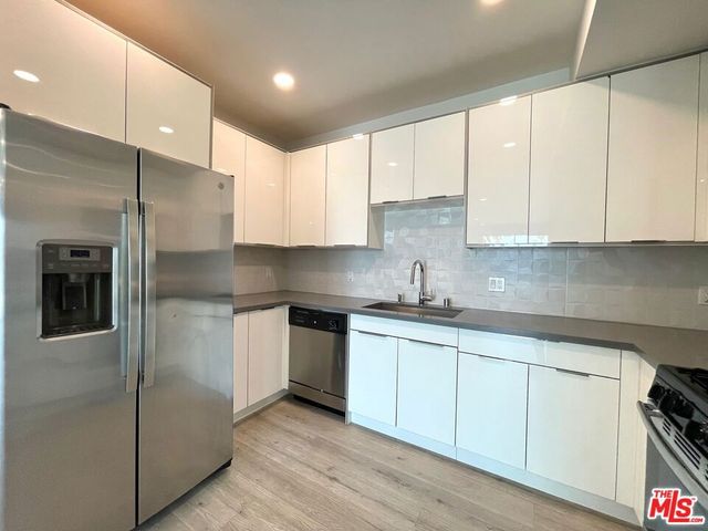 14612 Calvert Street 401, Van Nuys, CA 91411