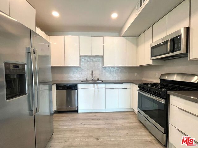 14612 Calvert Street 401, Van Nuys, CA 91411