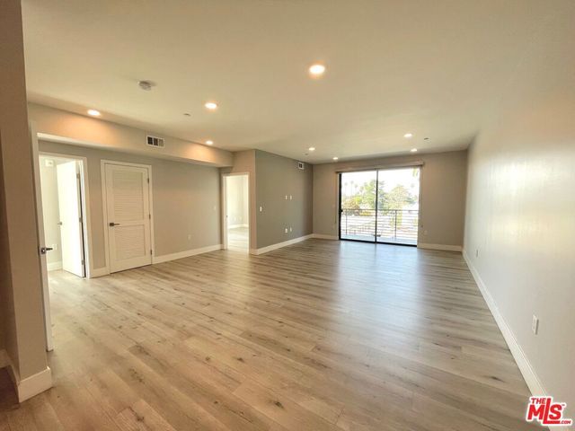 14612 Calvert Street 401, Van Nuys, CA 91411