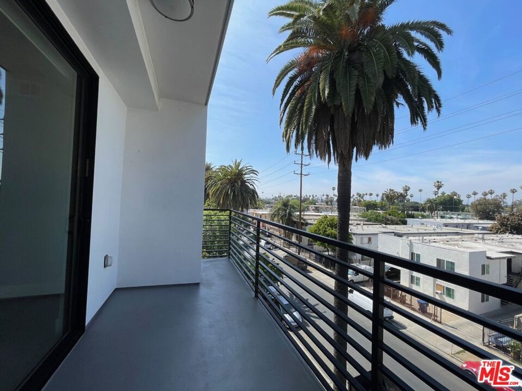 14612 Calvert Street 401, Van Nuys, CA 91411