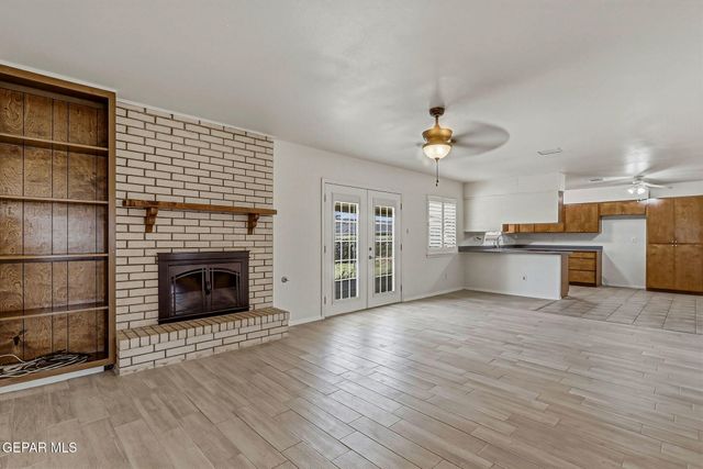 1905 DICIEMBRE Drive, El Paso, TX 79935