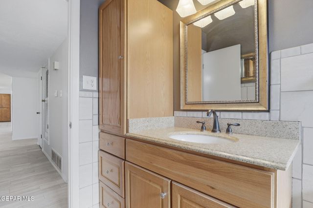 1905 DICIEMBRE Drive, El Paso, TX 79935