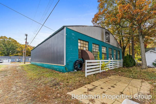 1099 Gordon Street, Muskegon, MI 49442