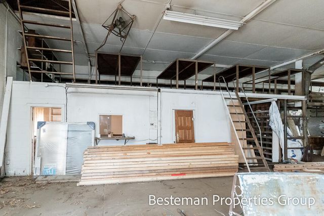 1099 Gordon Street, Muskegon, MI 49442