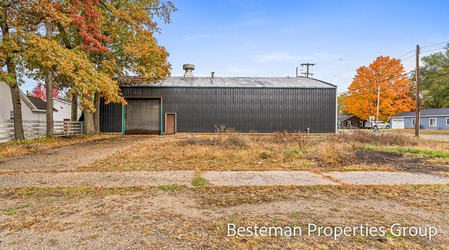 1099 Gordon Street, Muskegon, MI 49442