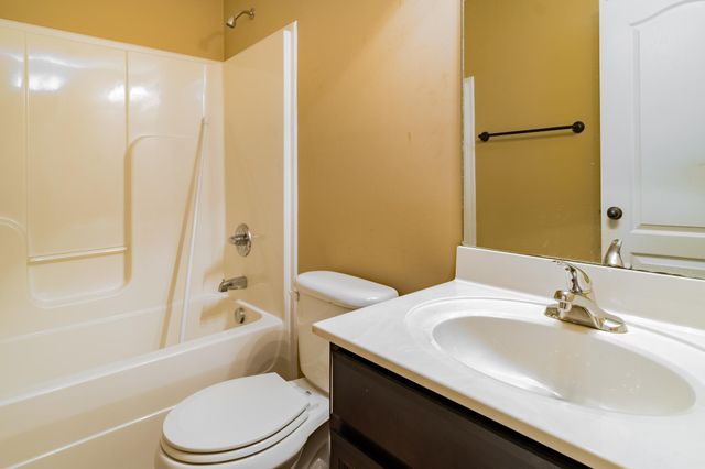 1714 Thistlewood Dr, Clarksville, TN 37042