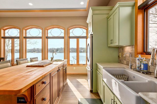 5420 Peninsula DRIVE, Waterford, WI 53185