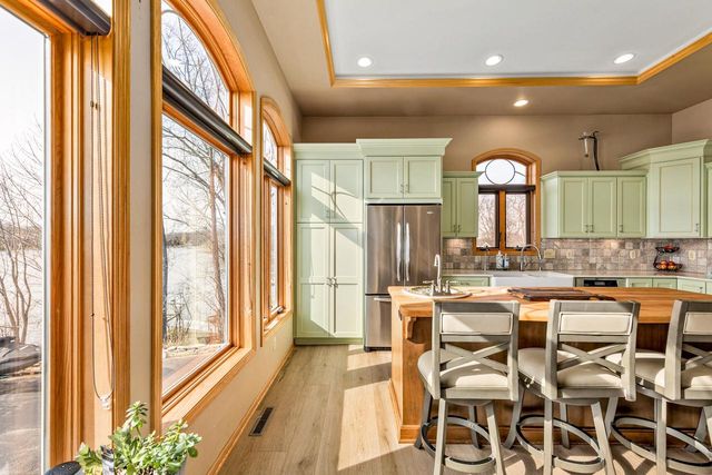 5420 Peninsula DRIVE, Waterford, WI 53185