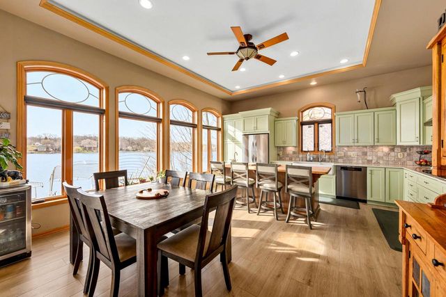 5420 Peninsula DRIVE, Waterford, WI 53185