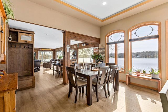 5420 Peninsula DRIVE, Waterford, WI 53185