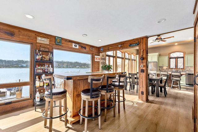 5420 Peninsula DRIVE, Waterford, WI 53185