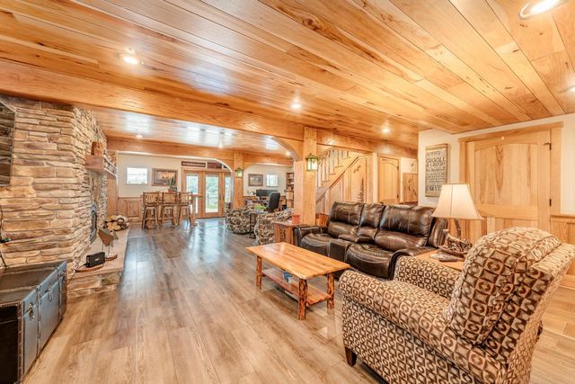 5420 Peninsula DRIVE, Waterford, WI 53185