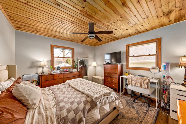 5420 Peninsula DRIVE, Waterford, WI 53185