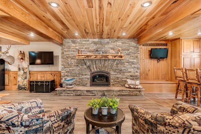 5420 Peninsula DRIVE, Waterford, WI 53185