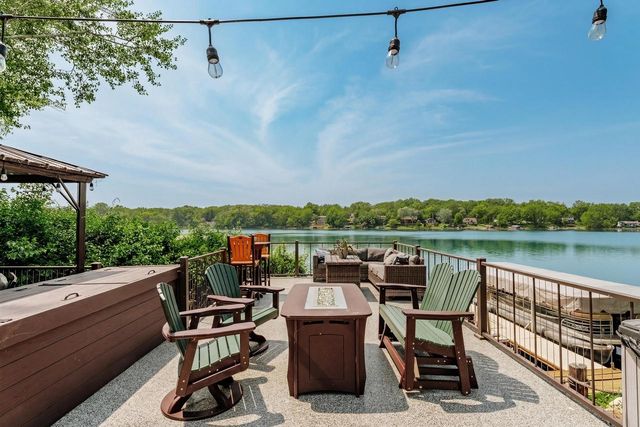 5420 Peninsula DRIVE, Waterford, WI 53185