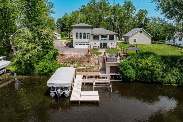5420 Peninsula DRIVE, Waterford, WI 53185
