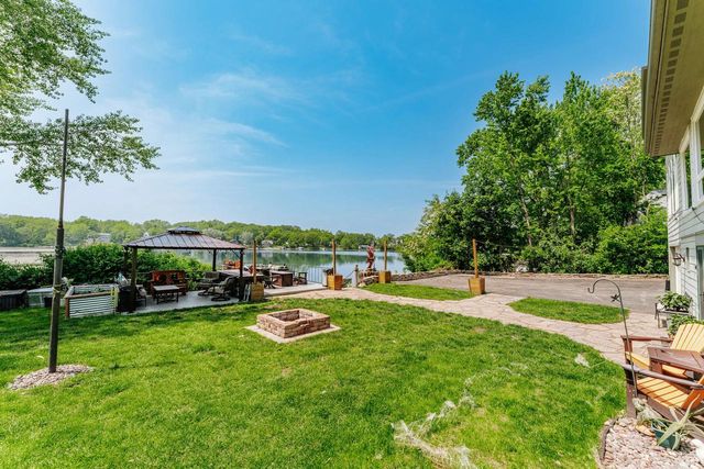 5420 Peninsula DRIVE, Waterford, WI 53185