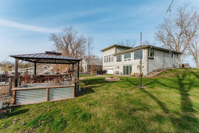 5420 Peninsula DRIVE, Waterford, WI 53185