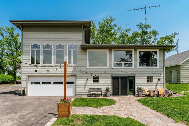 5420 Peninsula DRIVE, Waterford, WI 53185