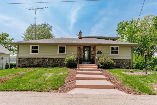 5420 Peninsula DRIVE, Waterford, WI 53185