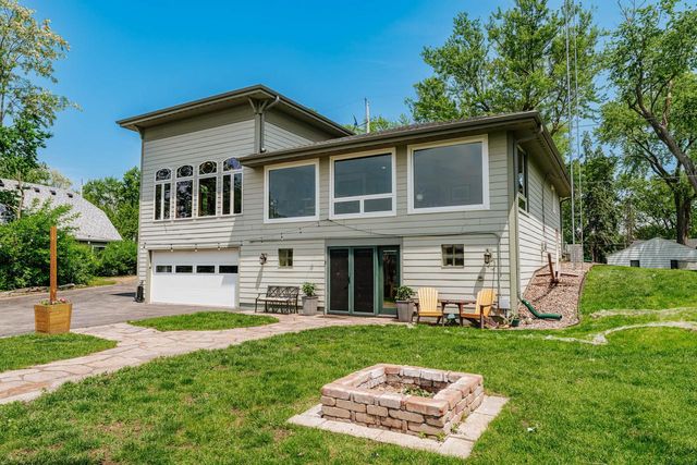 5420 Peninsula DRIVE, Waterford, WI 53185