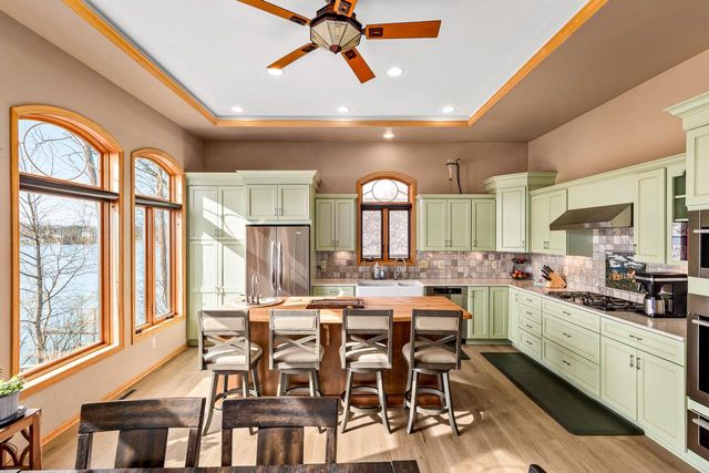 5420 Peninsula DRIVE, Waterford, WI 53185