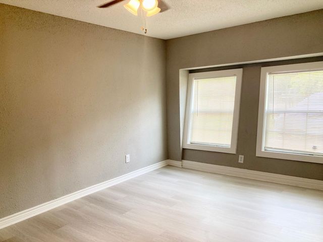 6103 Sherwood Drive, Houston, TX 77021
