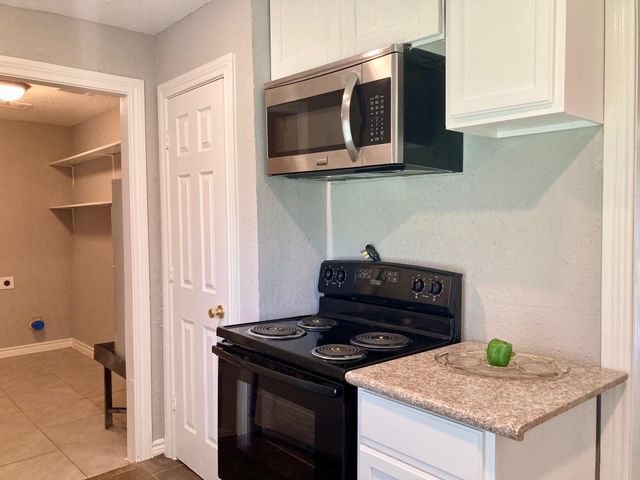 6103 Sherwood Drive, Houston, TX 77021