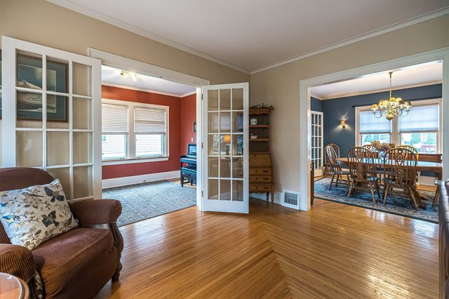 306 SHAWNEE Drive, Erie, PA 16505